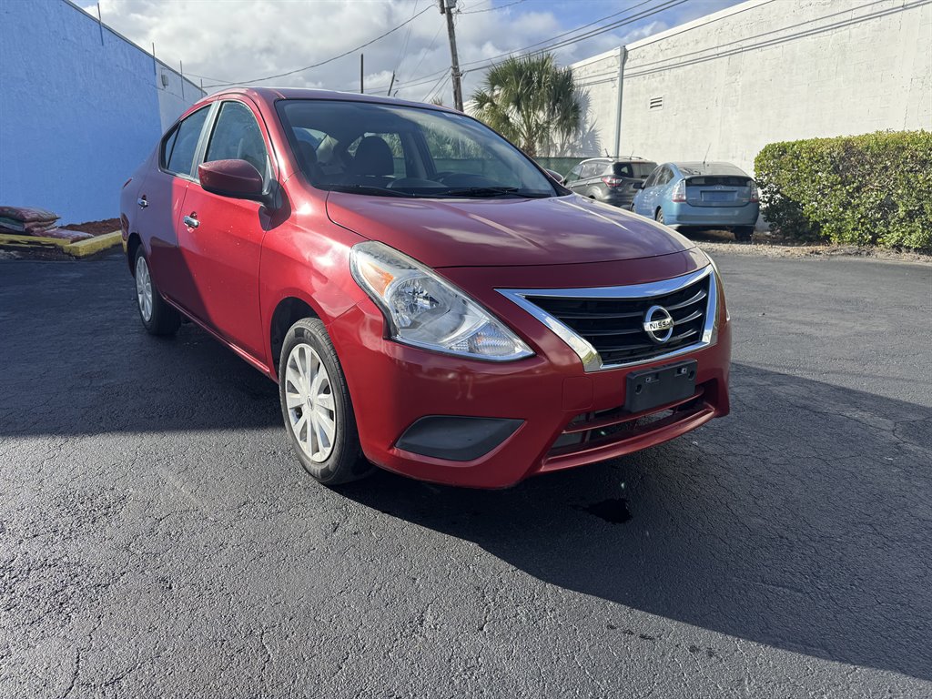 2015 Nissan Versa Sedan SV's photo