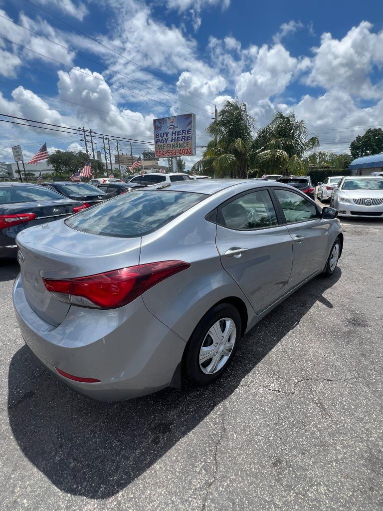 2016 Hyundai Elantra SE - Photo 7
