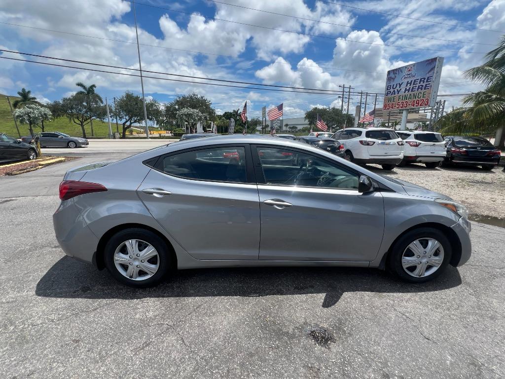 2016 Hyundai Elantra SE - Photo 8