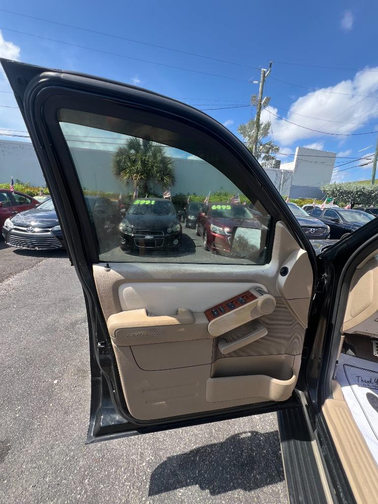 2007 Ford Explorer Eddie Bauer - Photo 10