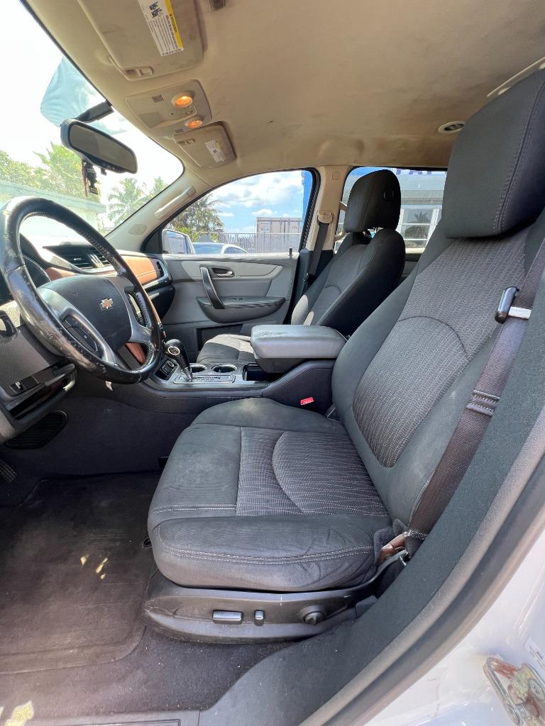 2017 Chevrolet Traverse 1LT - Photo 11